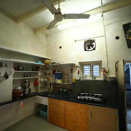Gurukrupa Bunglow Dwārka Buitenkant foto