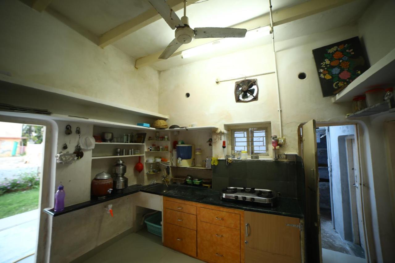 Gurukrupa Bunglow Dwārka Buitenkant foto